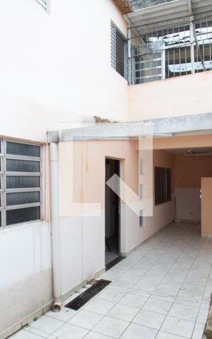 Casa para alugar com 200m², 4 quartos e 2 vagas Casa para alugar com 200m², 4 quartos e 2 vagasÁrea externa