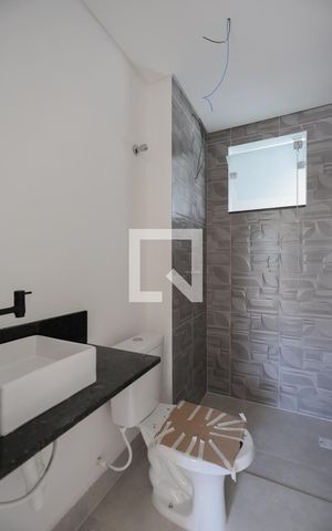 Apartamento à venda com 45m², 2 quartos e 1 vaga Apartamento à venda com 45m², 2 quartos e 1 vagaBanheiro