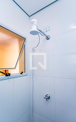 Casa à venda com 170m², 3 quartos e 2 vagasBanheiro suite