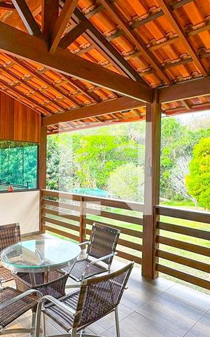 Casa à venda com 2700m², 5 quartos e 4 vagas Casa à venda com 2700m², 5 quartos e 4 vagasÁrea comum