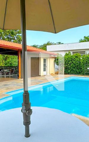 Casa à venda com 2700m², 5 quartos e 4 vagas Casa à venda com 2700m², 5 quartos e 4 vagasÁrea comum