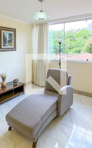 Casa à venda com 2700m², 5 quartos e 4 vagas Casa à venda com 2700m², 5 quartos e 4 vagasSala