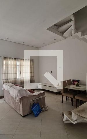 Casa à venda com 191m², 3 quartos e 2 vagas Casa à venda com 191m², 3 quartos e 2 vagasSala