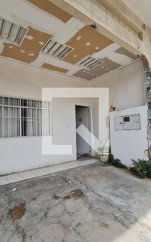 Casa à venda com 191m², 3 quartos e 2 vagas Casa à venda com 191m², 3 quartos e 2 vagasGaragem