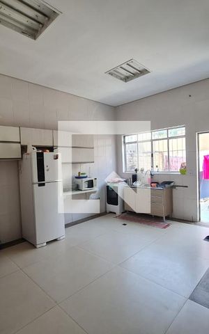 Casa à venda com 191m², 3 quartos e 2 vagas Casa à venda com 191m², 3 quartos e 2 vagasCozinha