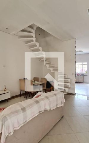 Casa à venda com 191m², 3 quartos e 2 vagas Casa à venda com 191m², 3 quartos e 2 vagasSala