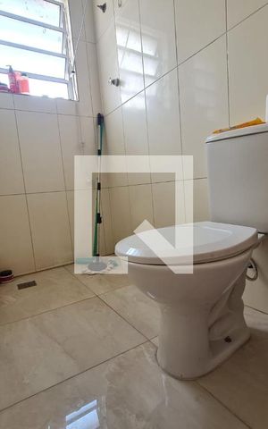 Casa à venda com 191m², 3 quartos e 2 vagas Casa à venda com 191m², 3 quartos e 2 vagasBanheiro da Suíte 2