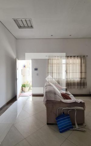 Casa à venda com 191m², 3 quartos e 2 vagas Casa à venda com 191m², 3 quartos e 2 vagasSala