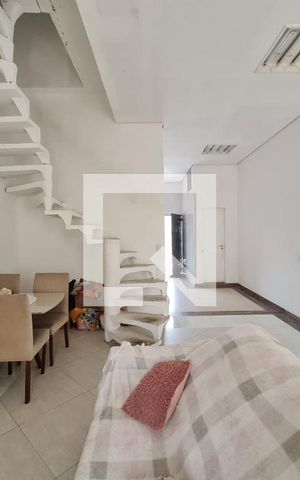 Casa à venda com 191m², 3 quartos e 2 vagas Casa à venda com 191m², 3 quartos e 2 vagasSala