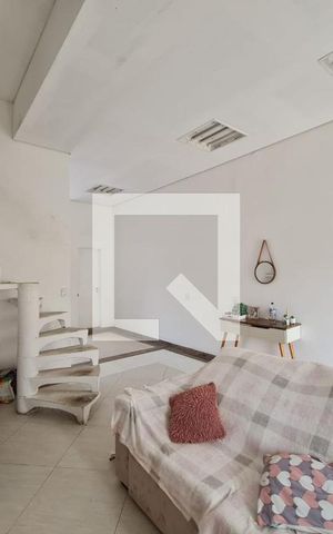 Casa à venda com 191m², 3 quartos e 2 vagas Casa à venda com 191m², 3 quartos e 2 vagasSala