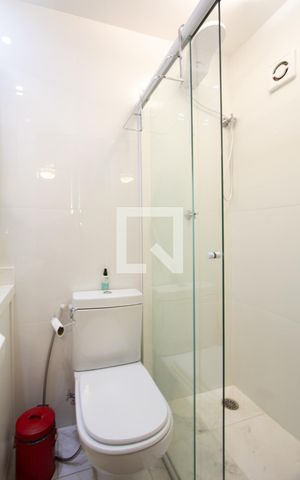 Apartamento à venda com 73m², 2 quartos e 1 vaga Apartamento à venda com 73m², 2 quartos e 1 vagaBanheiro da Suíte
