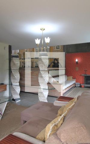 Casa à venda com 490m², 3 quartos e 2 vagasSala