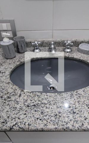 Casa à venda com 490m², 3 quartos e 2 vagasPia banheiro da suíte 3