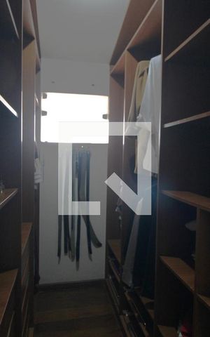 Casa à venda com 490m², 3 quartos e 2 vagasCloset da suíte 1