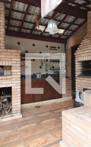 Casa à venda com 490m², 3 quartos e 2 vagasChurrasqueira