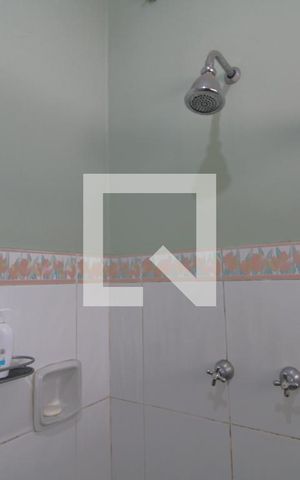 Casa à venda com 490m², 3 quartos e 2 vagasChuveiro da suíte 2