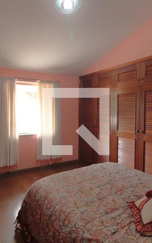 Casa à venda com 490m², 3 quartos e 2 vagasSuíte 2