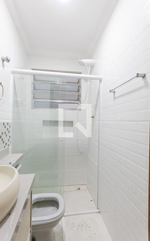 Casa para alugar com 120m², 2 quartos e 1 vaga Casa para alugar com 120m², 2 quartos e 1 vagaBanheiro