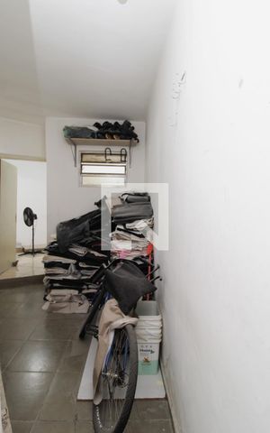 Casa à venda com 200m², 3 quartos e 4 vagasÁrea de Serviço