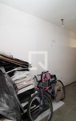 Casa à venda com 200m², 3 quartos e 4 vagasÁrea de Serviço