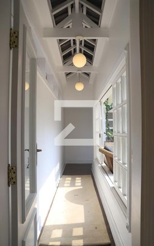 Casa à venda com 520m², 5 quartos e 5 vagasCorredor