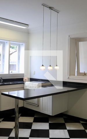 Casa à venda com 520m², 5 quartos e 5 vagasCozinha