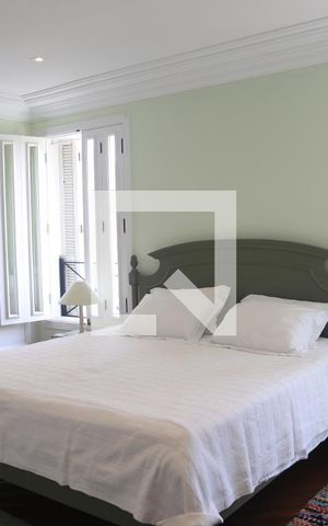 Casa à venda com 520m², 5 quartos e 5 vagasSuíte 2