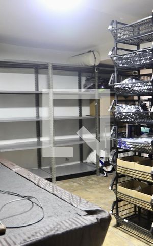 Casa à venda com 520m², 5 quartos e 5 vagasDepósito