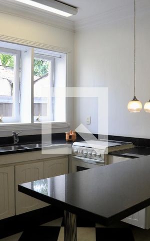 Casa à venda com 520m², 5 quartos e 5 vagasCozinha