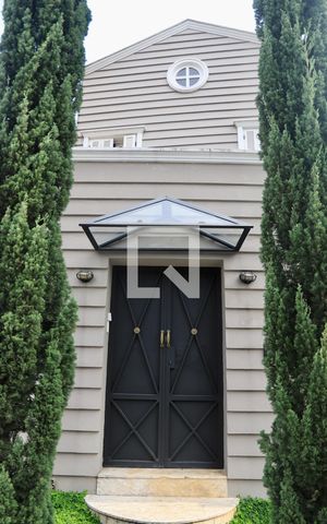 Casa à venda com 520m², 5 quartos e 5 vagasFachada
