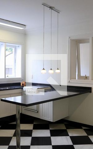 Casa à venda com 520m², 5 quartos e 5 vagasCozinha