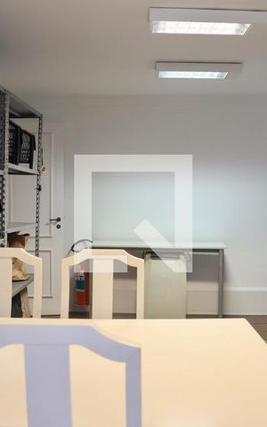 Casa à venda com 520m², 5 quartos e 5 vagasEscritório