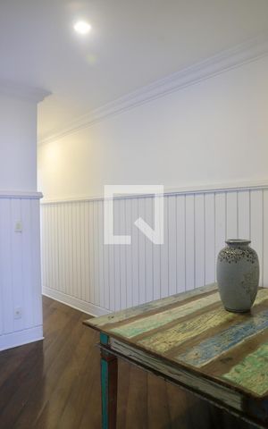 Casa à venda com 520m², 5 quartos e 5 vagasCorredor
