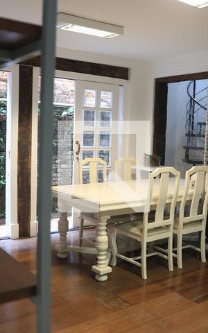 Casa à venda com 520m², 5 quartos e 5 vagasEscritório