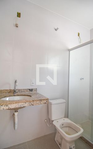 Casa à venda com 105m², 3 quartos e 1 vaga Casa à venda com 105m², 3 quartos e 1 vagaBanheiro da Suíte