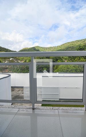 Casa à venda com 105m², 3 quartos e 1 vaga Casa à venda com 105m², 3 quartos e 1 vagaSuíte
