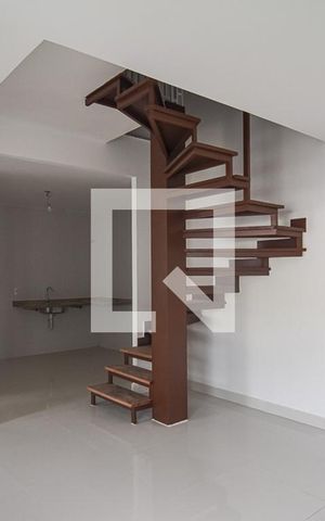 Casa à venda com 105m², 3 quartos e 1 vaga Casa à venda com 105m², 3 quartos e 1 vagaSala
