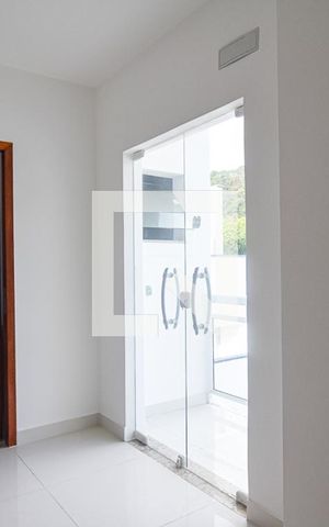 Casa à venda com 105m², 3 quartos e 1 vaga Casa à venda com 105m², 3 quartos e 1 vagaSuíte