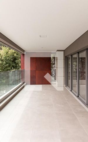 Apartamento à venda com 260m², 3 quartos e 3 vagas Apartamento à venda com 260m², 3 quartos e 3 vagasVaranda da Sala