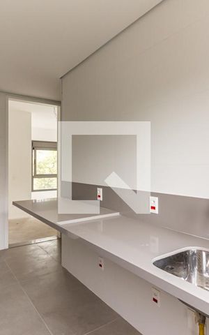 Apartamento à venda com 260m², 3 quartos e 3 vagas Apartamento à venda com 260m², 3 quartos e 3 vagasÁrea de Serviço