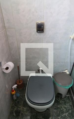 Casa à venda com 300m², 3 quartos e 2 vagasBanheiro 1