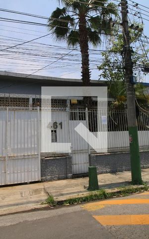 Casa à venda com 300m², 3 quartos e 2 vagasFachada da casa
