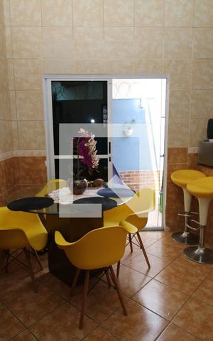 Casa à venda com 300m², 3 quartos e 2 vagasCopa