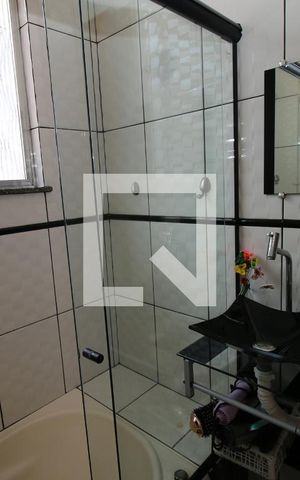 Casa à venda com 300m², 3 quartos e 2 vagasBanheiro 2