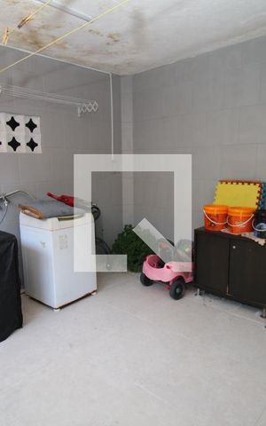 Casa à venda com 300m², 3 quartos e 2 vagasÁrea de Serviço
