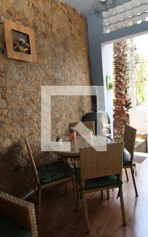Casa à venda com 300m², 3 quartos e 2 vagasvaranda