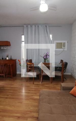 Casa à venda com 300m², 3 quartos e 2 vagasSala