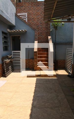 Casa à venda com 300m², 3 quartos e 2 vagasQuintal -  Fundos