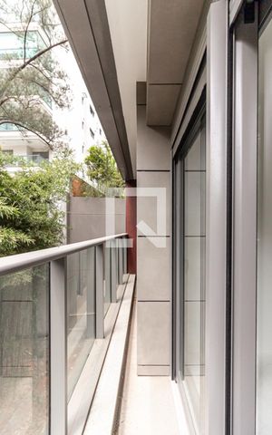 Apartamento à venda com 260m², 3 quartos e 3 vagas Apartamento à venda com 260m², 3 quartos e 3 vagasVaranda da Suíte 3