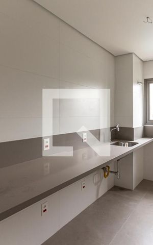 Apartamento à venda com 260m², 3 quartos e 3 vagas Apartamento à venda com 260m², 3 quartos e 3 vagasÁrea de Serviço